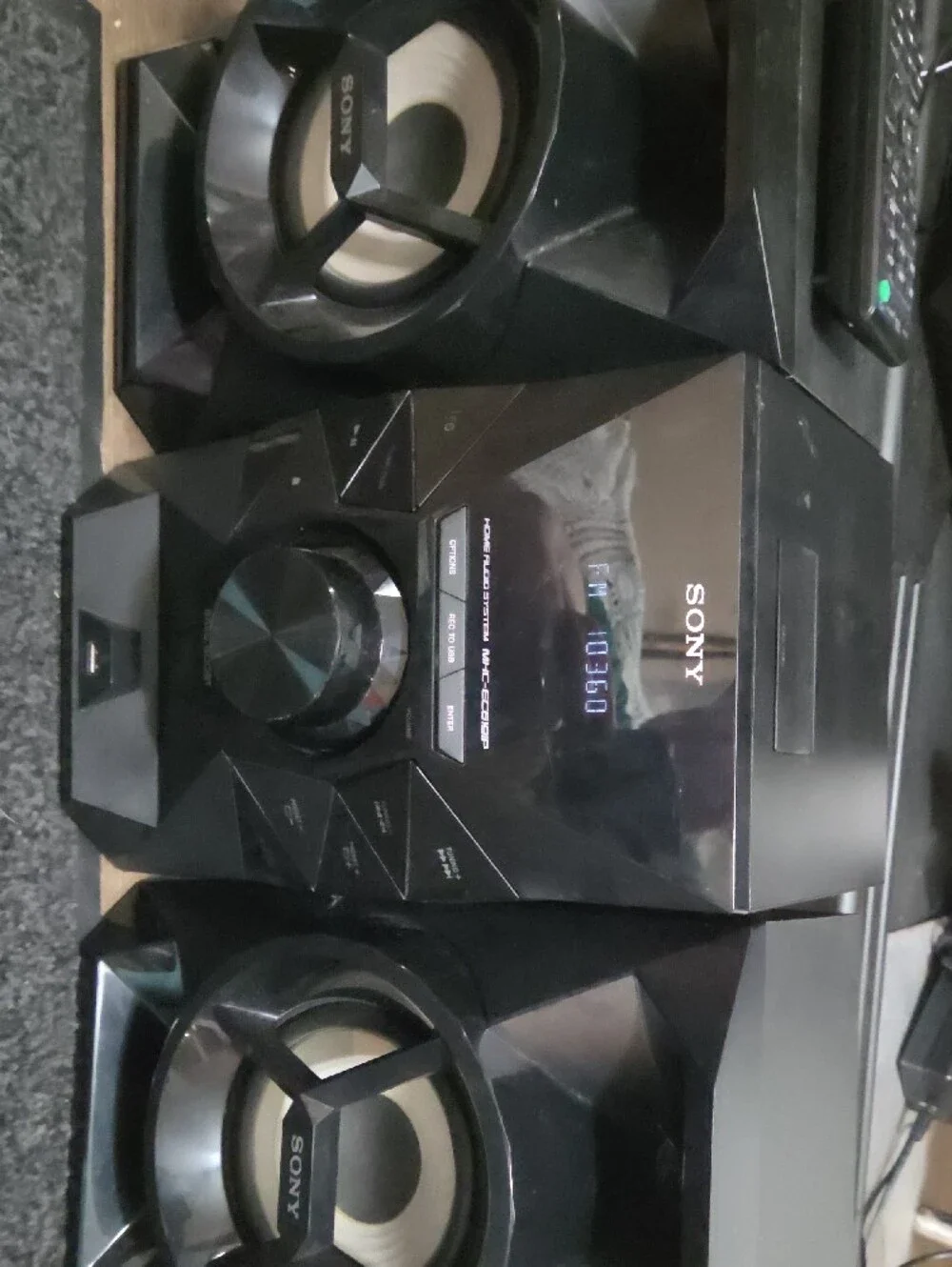 Sony MHC-EC619iP 120W Stereo System CD Player FM USB w/ Speakers & Remote Tested